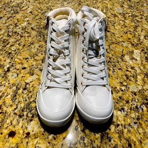 Wedge sneakers 7.5 white by jus fab